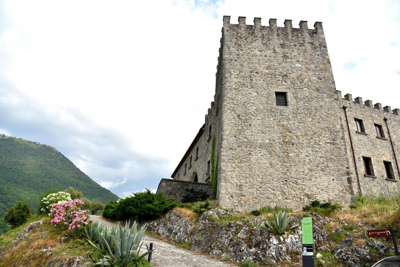 Il Castello Dei Principi Sanseverino Виджанелло Экстерьер фото