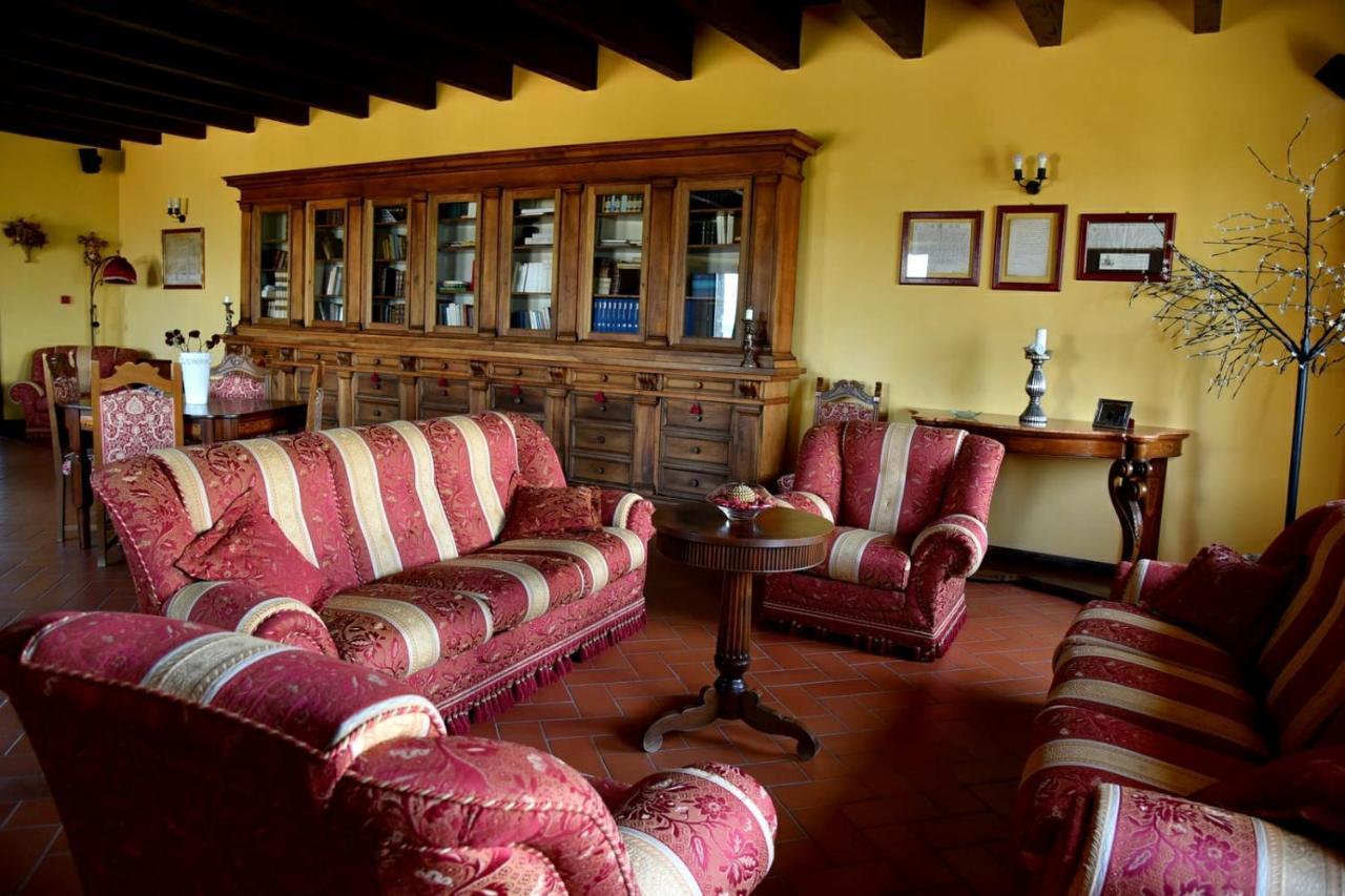 Il Castello Dei Principi Sanseverino Виджанелло Экстерьер фото