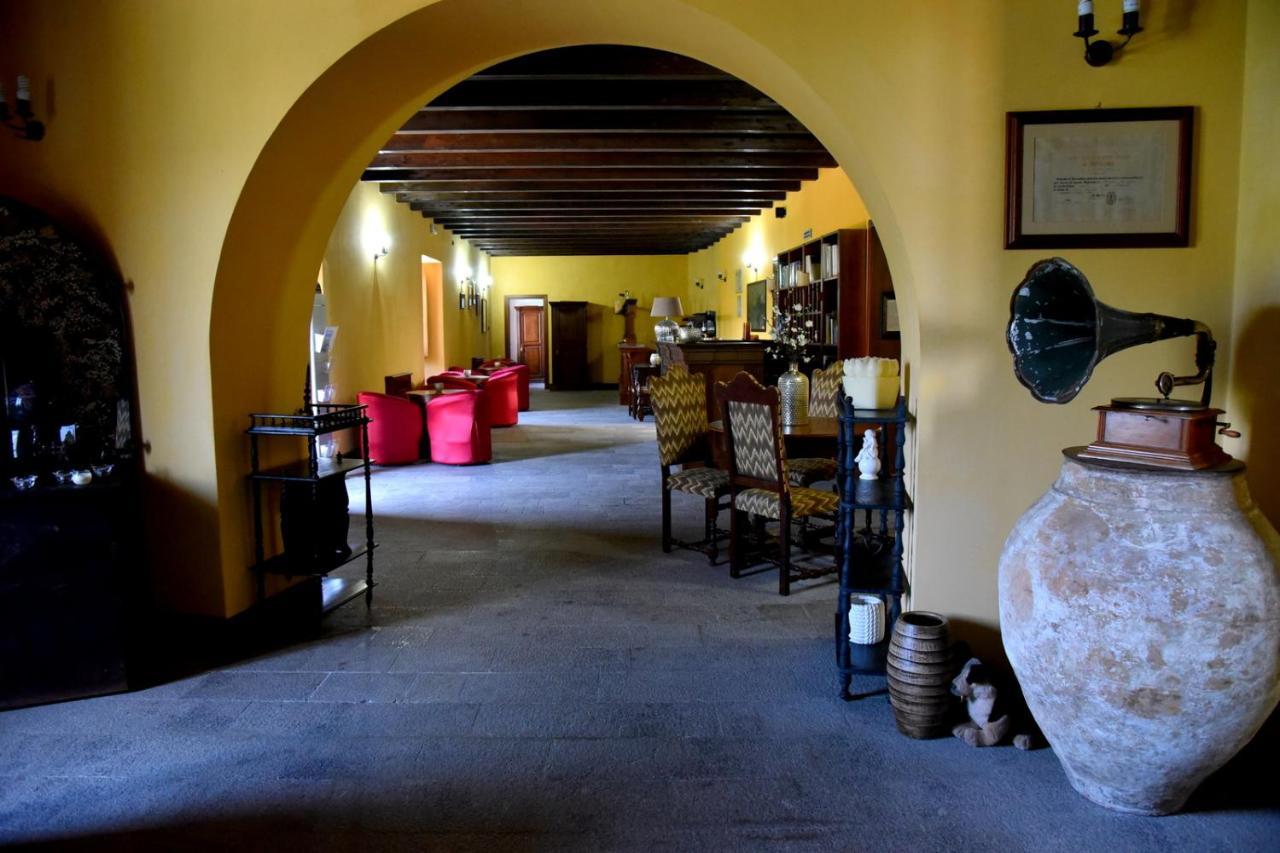 Il Castello Dei Principi Sanseverino Виджанелло Экстерьер фото