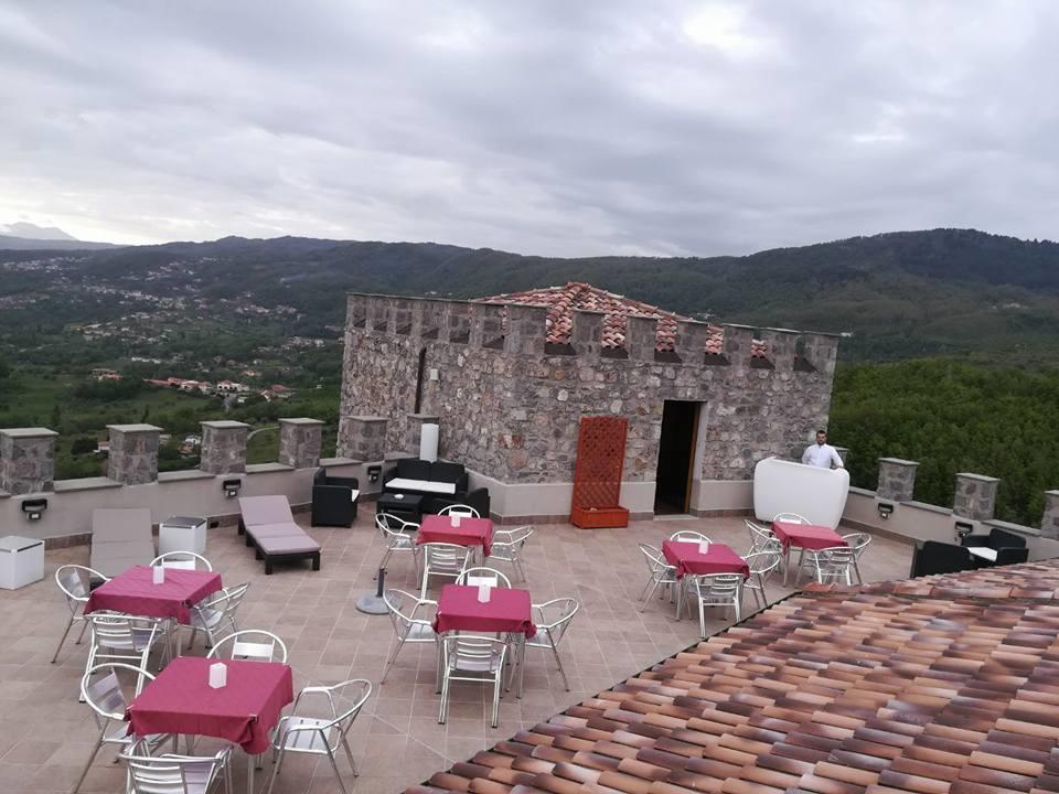 Il Castello Dei Principi Sanseverino Виджанелло Экстерьер фото